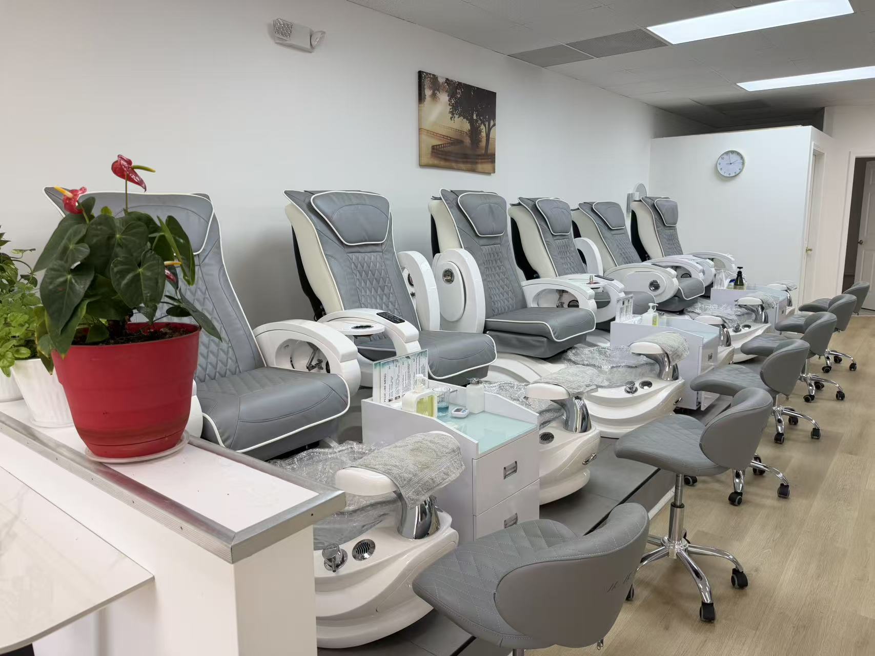 Golden Nail Spa gallery image